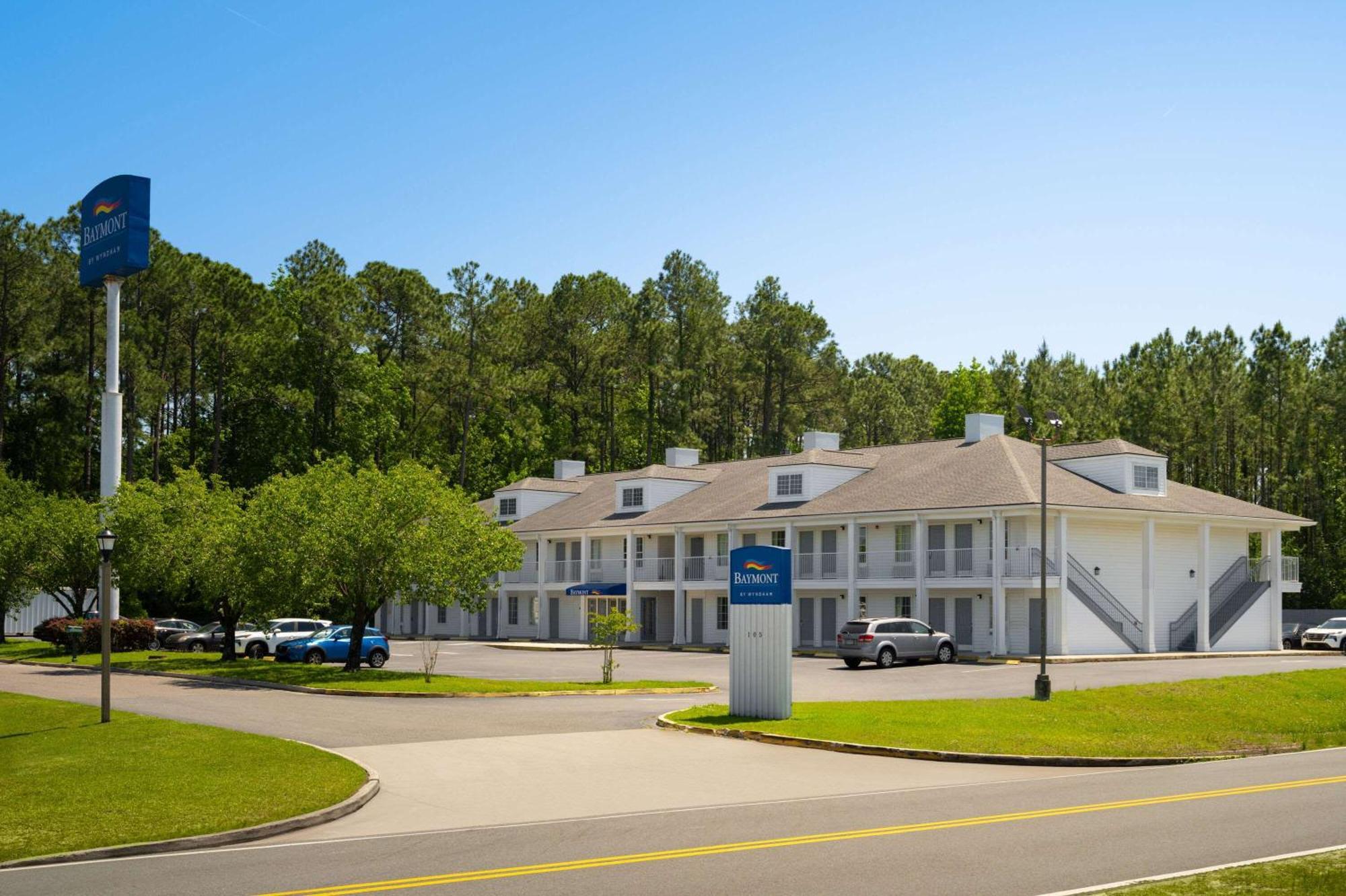 Baymont By Wyndham Kingsland Hotel Exterior photo